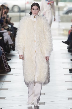 04_Tory_Burch_original_tbr_ny_aw17_012.jpg