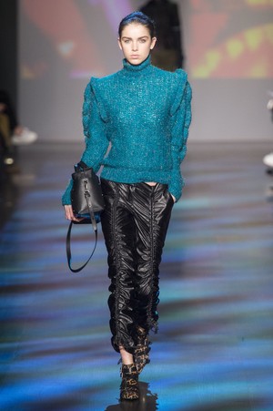 15_Vivienne_Tam_original_tam_ny_aw17_044.jpg