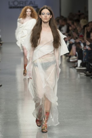 049_Central_Saint_Martins_original_ccsm_ldn_aw17_097.jpg