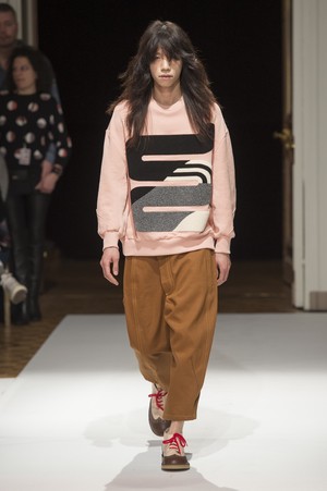 13_Henrik_Vibskov_original_vbk_aw17_031.jpg