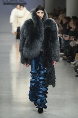 001_Central_Saint_Martins_original_ccsm_ldn_aw17_001.jpg