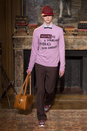 15_Valentino_original_val_prs_aw17_043.jpg