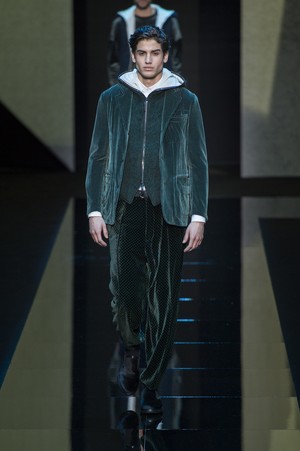 28_Giorgio_Armani_original_arm_mln_aw17_084.jpg
