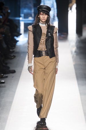 10_Desigual_original_dgl_ny_aw17_019.jpg