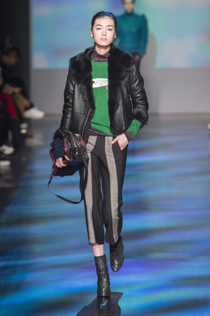 14_Vivienne_Tam_original_tam_ny_aw17_041.jpg