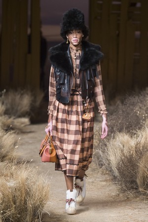 08_Coach_original_coa_ny_aw17_016.jpg