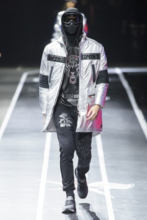 29_Plein_Sport_original_ppls_mln_aw17_060.jpg