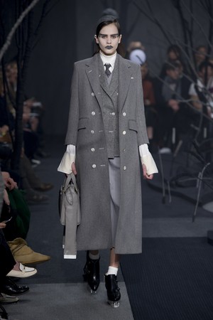 16_Thom_Browne_original_tbw_ny_aw17_047.jpg