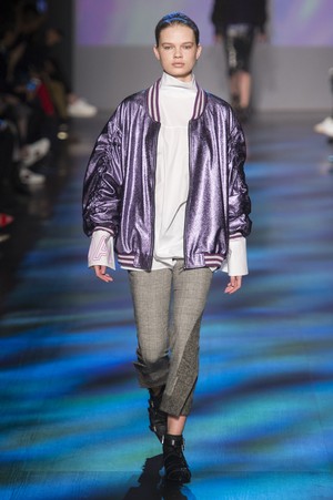 32_Vivienne_Tam_original_tam_ny_aw17_095.jpg