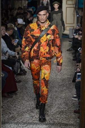 37_Moschino_original_mos_mln_aw17_111.jpg