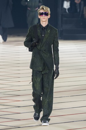 20_Dior_Homme_original_dioh_aw17_059.jpg