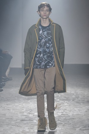 23_White_Mountaineering_original_wmnt_aw17_045.jpg