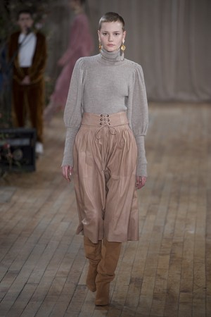 02_Ulla_Johnson_original_ula_ny_aw17_003.jpg