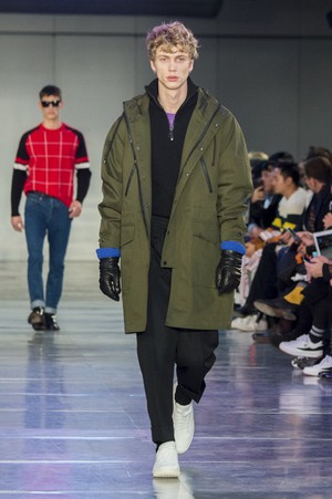 18_Ami_Alexandre_Mattiussi_original_ami_aw17_035.jpg