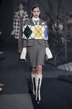 29_Thom_Browne_original_tbw_ny_aw17_087.jpg