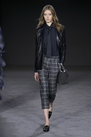 28_Daks_original_dkx_ldn_aw17056.jpg