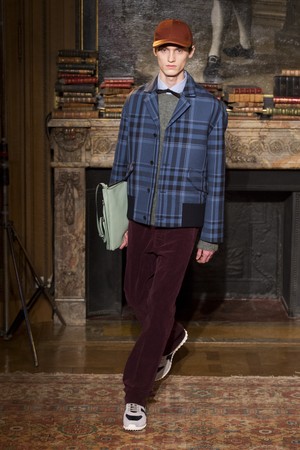 06_Valentino_original_val_prs_aw17_016.jpg