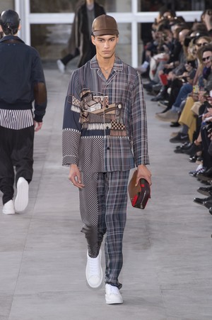 19_Louis_Vuitton_original_vui_prs_aw17_056.jpg