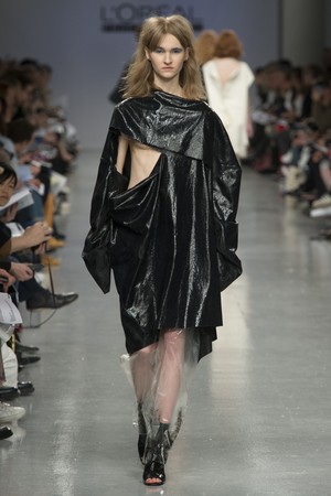 054_Central_Saint_Martins_original_ccsm_ldn_aw17_107.jpg
