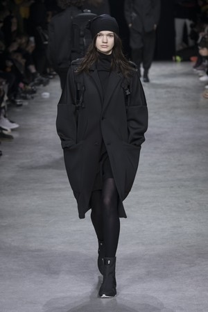 34_Y-3_original_oto_prs_aw17_098.jpg