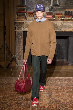 20_Valentino_original_val_prs_aw17_058.jpg