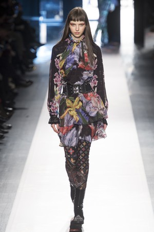 49_Desigual_original_dgl_ny_aw17_097.jpg