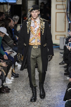 68_Moschino_original_mos_mln_aw17_203.jpg