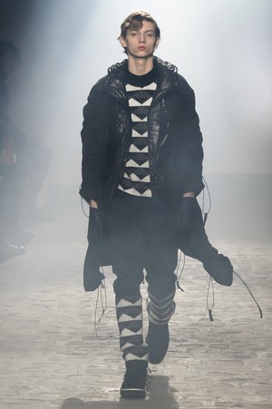 06_White_Mountaineering_original_wmnt_aw17_011.jpg