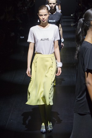 50_Prabal_Gurung_original_pgg_ny_aw17_124.jpg