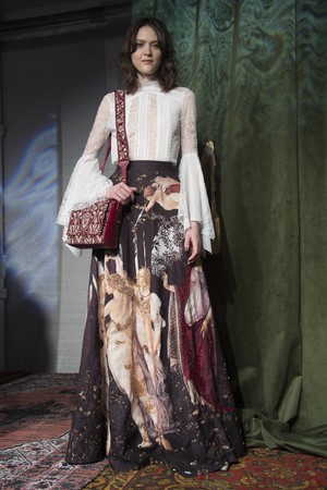 21_Alice_+_Olivia_original_aov_ny_aw17_041.jpg