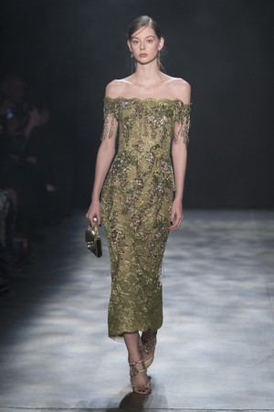 31_Marchesa_original_mhs_ny_aw17_092.jpg