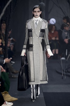 07_Thom_Browne_original_tbw_ny_aw17_019.jpg
