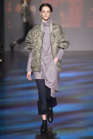 01_Vivienne_Tam_original_tam_ny_aw17_001.jpg