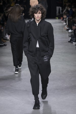 33_Y-3_original_oto_prs_aw17_097.jpg