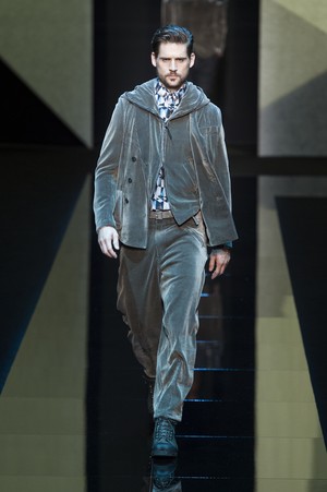 15_Giorgio_Armani_original_arm_mln_aw17_045.jpg