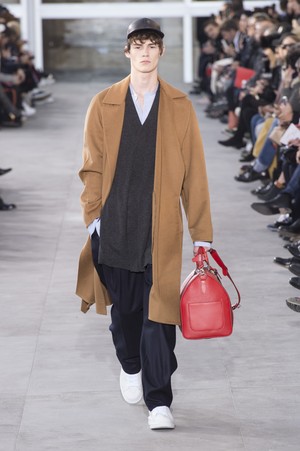 02_Louis_Vuitton_original_vui_prs_aw17_005.jpg