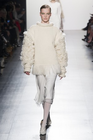 04_Prabal_Gurung_original_pgg_ny_aw17_010.jpg