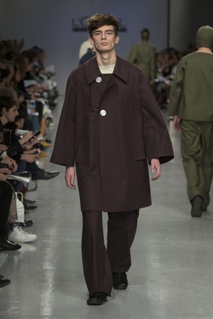 077_Central_Saint_Martins_original_ccsm_ldn_aw17_153.jpg