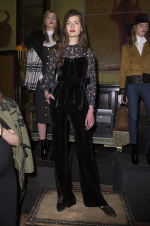 07_Veronica_Beard_original_vbd_ny_aw17_013.jpg