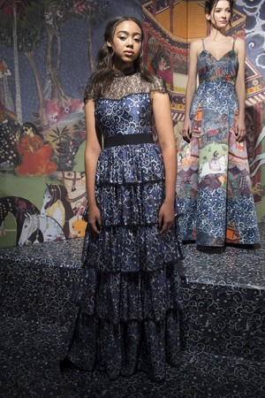 13_Alice_+_Olivia_original_aov_ny_aw17_025.jpg