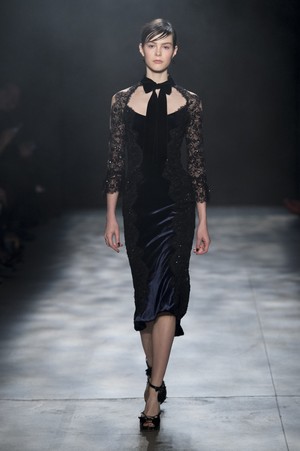 33_Marchesa_original_mhs_ny_aw17_098.jpg