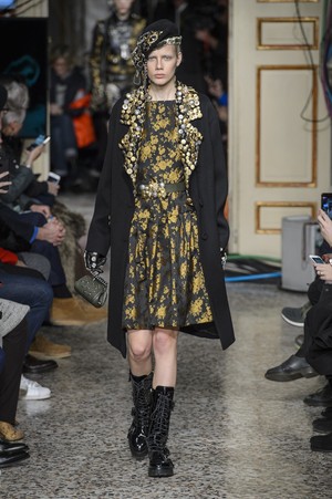49_Moschino_original_mos_mln_aw17_146.jpg