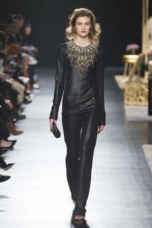18_Badgley_Mischka_original_mch_ny_aw17_052.jpg
