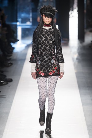 13_Desigual_original_dgl_ny_aw17_025.jpg