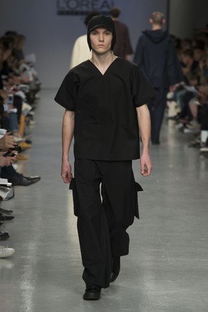 080_Central_Saint_Martins_original_ccsm_ldn_aw17_159.jpg