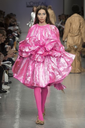 068_Central_Saint_Martins_original_ccsm_ldn_aw17_135.jpg