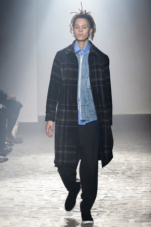 18_White_Mountaineering_original_wmnt_aw17_035.jpg