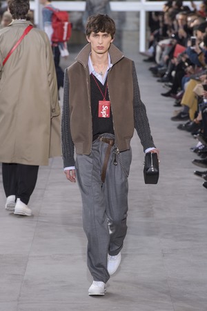 14_Louis_Vuitton_original_vui_prs_aw17_041.jpg
