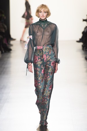 01_Tadashi_Shoji_original_tds_ny_aw17_002.jpg