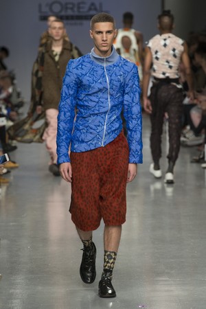 111_Central_Saint_Martins_original_ccsm_ldn_aw17_221.jpg